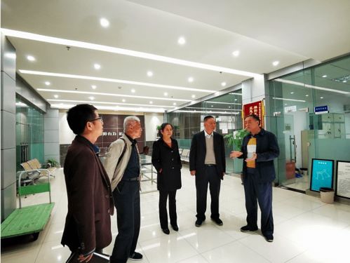 夕陽映初心，測繪繪新篇——四川測繪地理信息局離退休老干部參觀地信中心側記